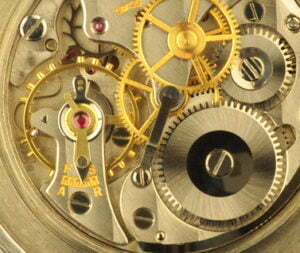 Eine Analoguhr ist ein hochpräzises mechanisches Wunderwerk - Foto: © ezoom - Fotolia.com
